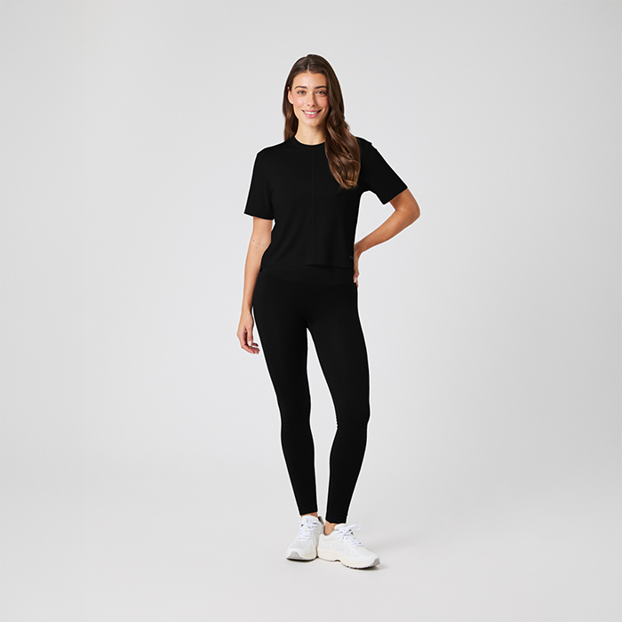 Studio Soft Cropped T-shirt Sort